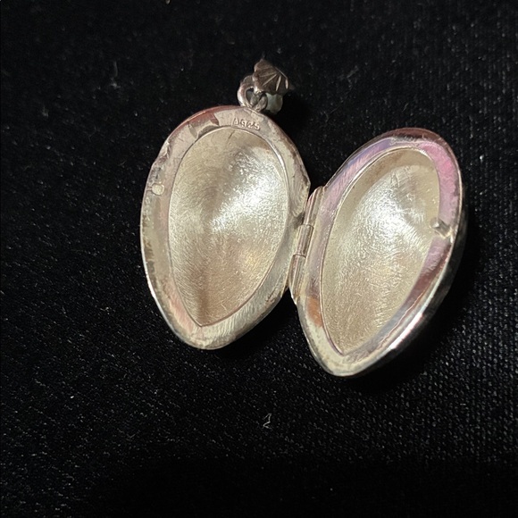 Vintage rare sterling silver egg locket - Picture 12 of 16